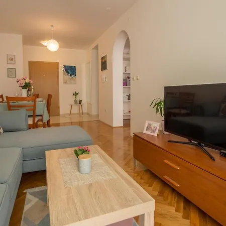 Apartment Dreamy